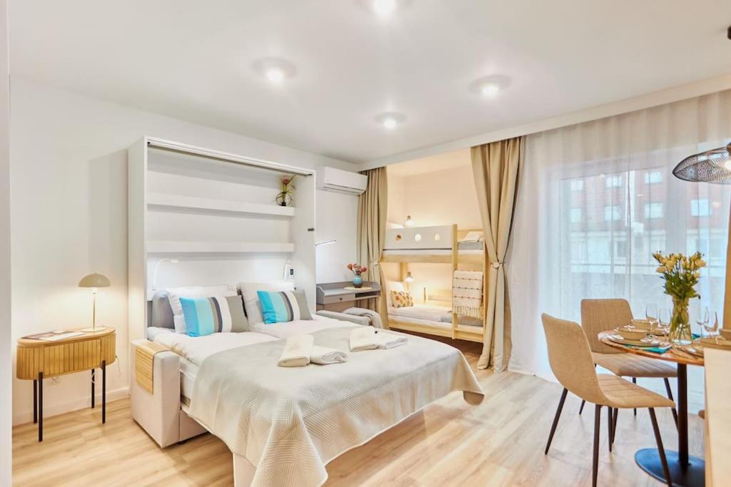 Golden Hour Apartments- Plac Slowianski 26 Świnoujście Extérieur photo